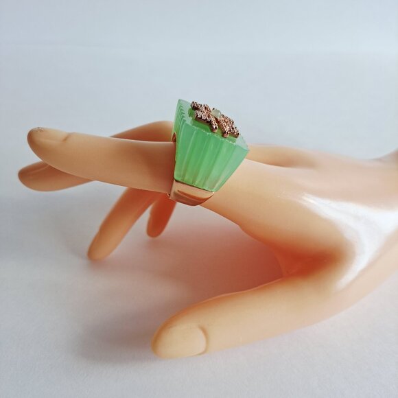 Angelique De Paris Green Resin Rectangular Ring Size 7 - Picture 16 of 16